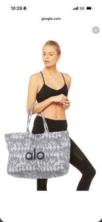 Brand new unopened Alo iconic shopper tote