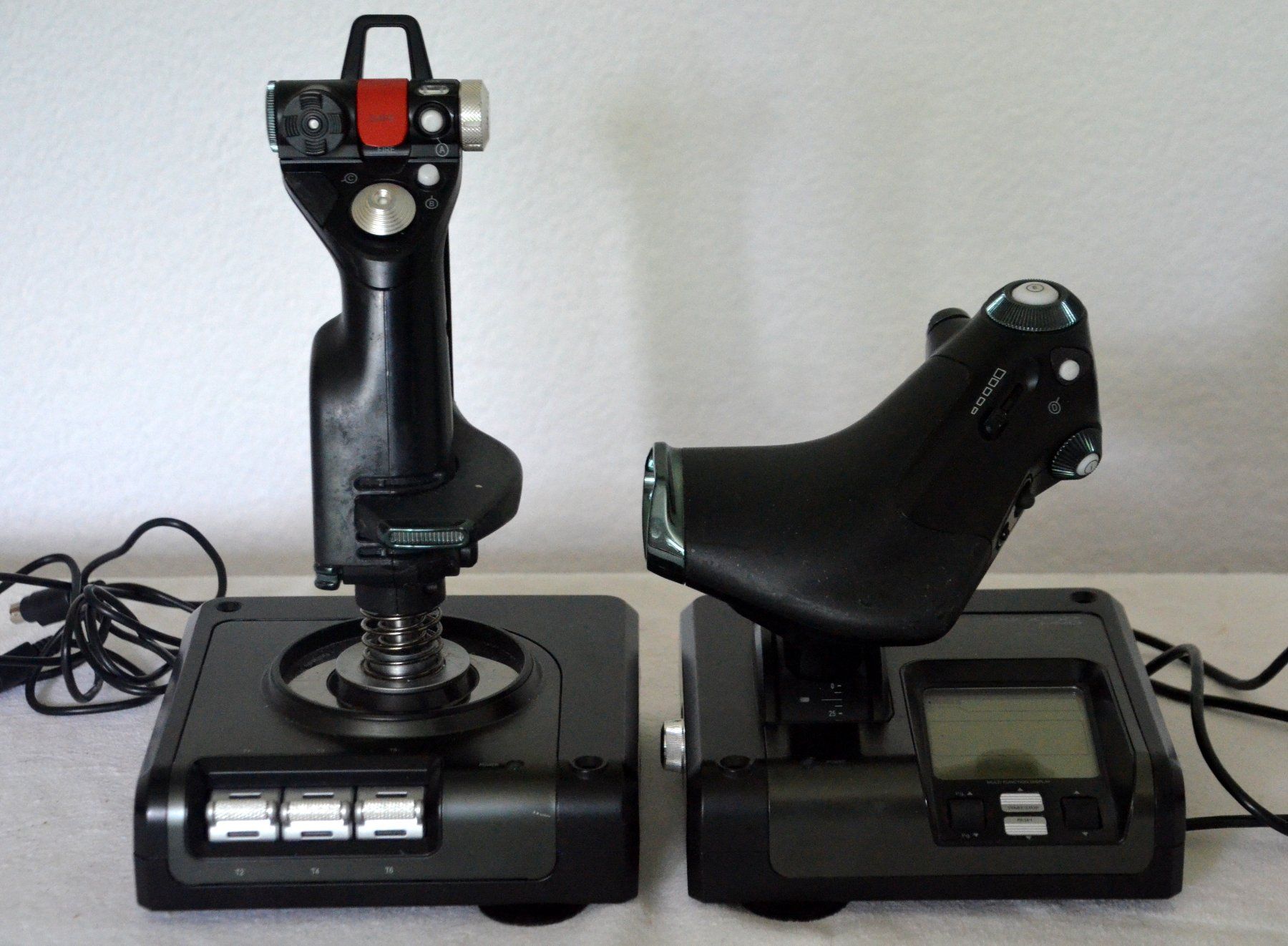 Saitek Controller: Logitech Gaming Saitek X52 Pro Flight Flugsimulator – Usato da Collonges venduto da arashee