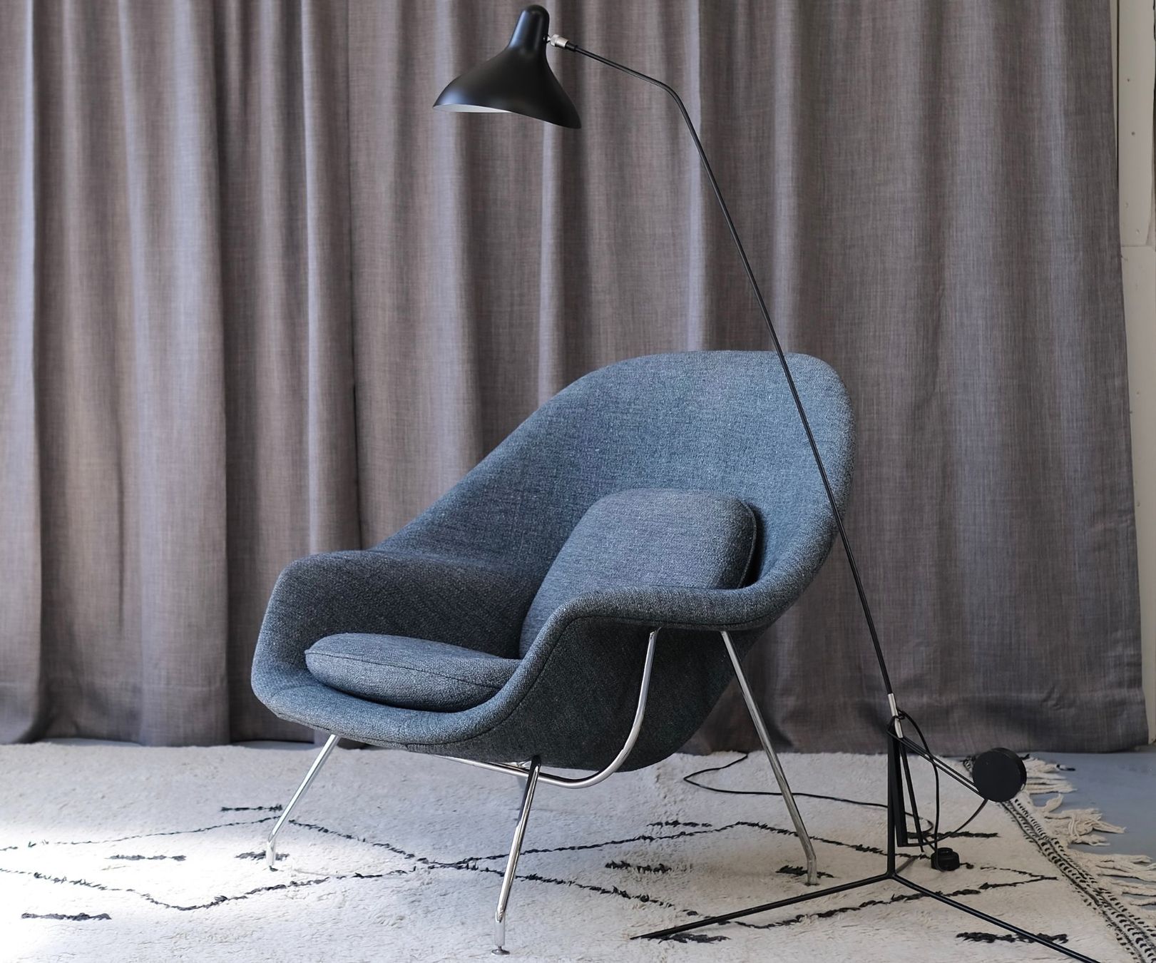 Knoll Poltrone: Knoll Womb Chair by Eero Saarinen – Usato da Bern venduto da Zmodern_CON