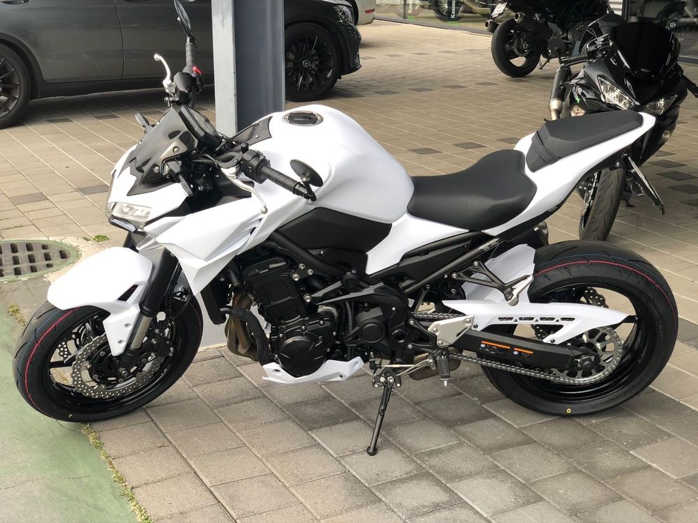 Kawasaki Z900 (92kw) Weiss Matt aus 1. Hand | Kaufen auf Ricardo