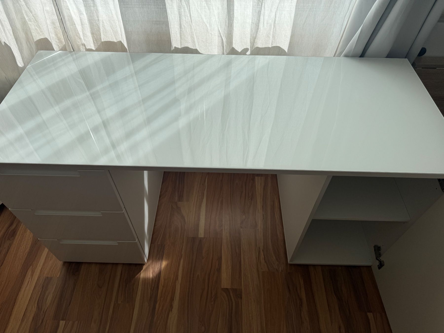 Schreibtische: Schreibtisch Mailand mit Glasplatte – Gebraucht aus Bösingen von Revolt 3