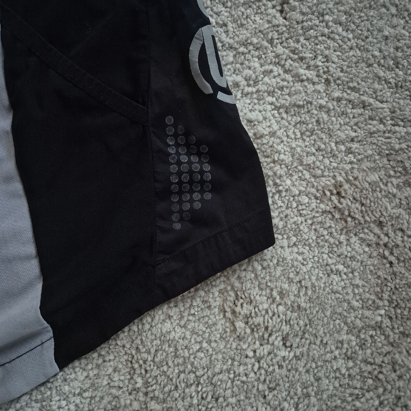 Skins Canottiere & Pantaloni: Fahrradweste von Skins – Usato da Steinhausen venduto da des_zv87 5