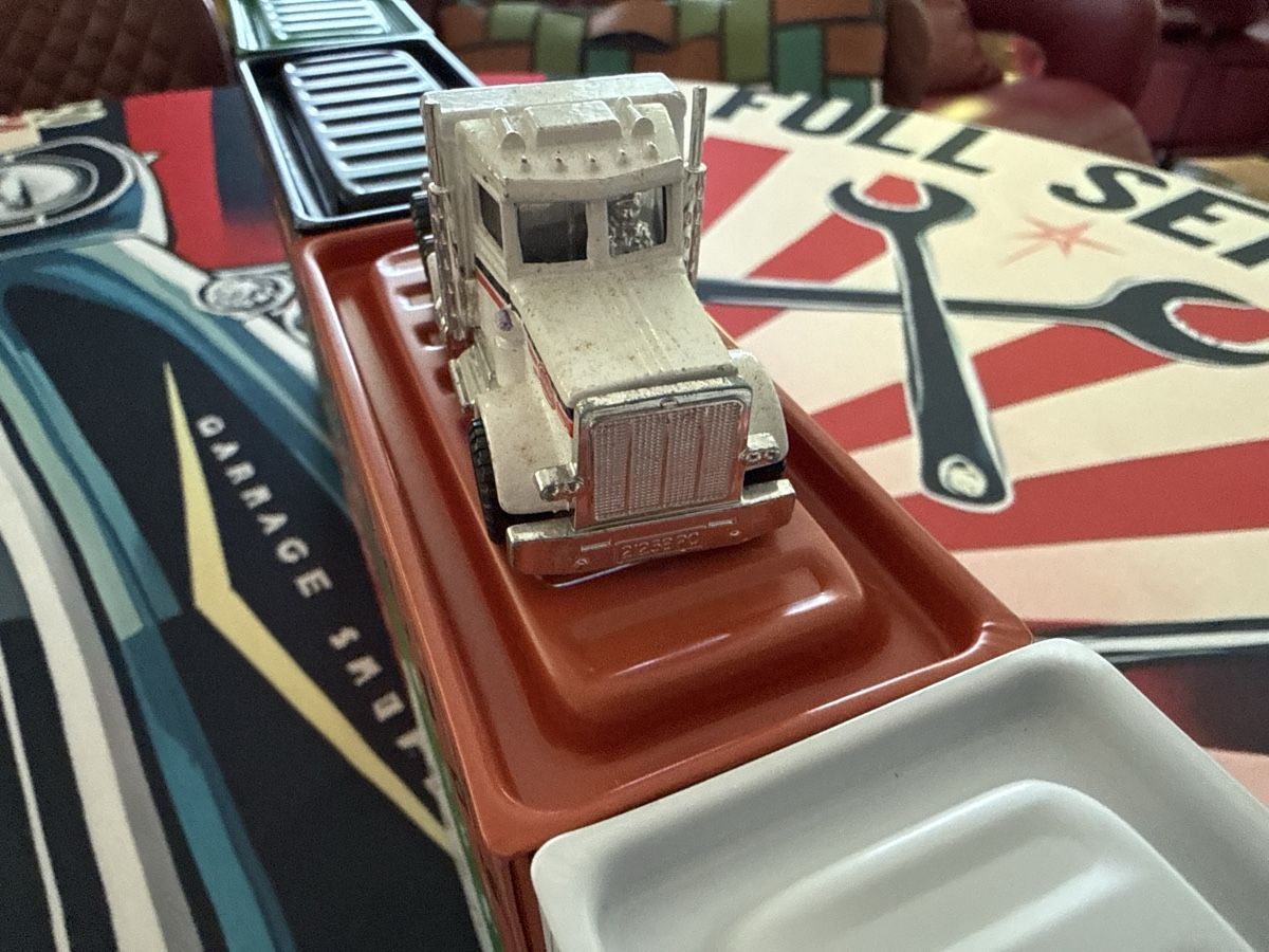 Peterbilt Modellautos: Matchbox Peterbilt Sattelzug Federal Express Weiss, Sammlers – Gebraucht aus Basel von Zomeg 8
