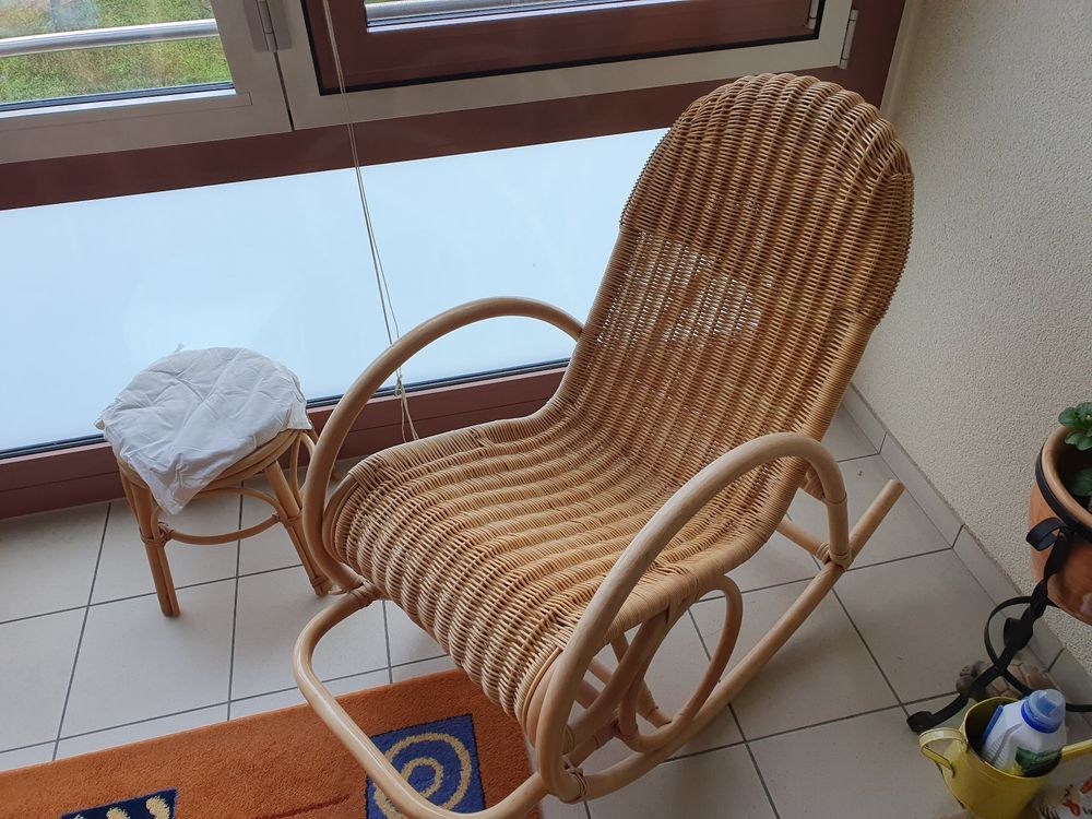 Rattan Schaukelstuhl und Hocker Kaufen auf Ricardo