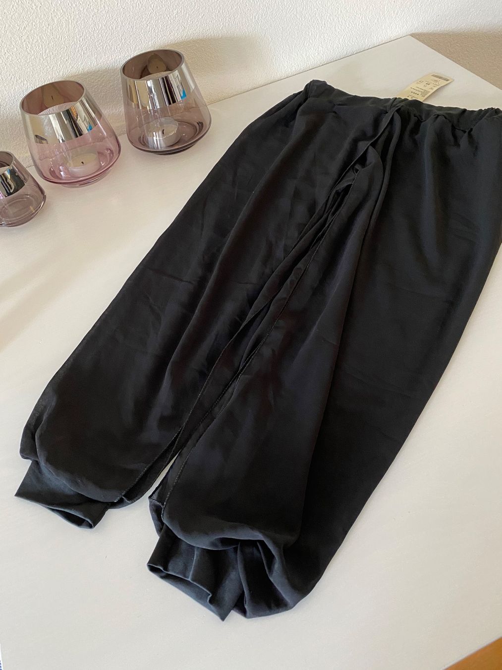 Leggings: Leggins mit luftigen Stoff schwarz S NEU – Gebraucht aus Oberglatt ZH von jul_nhy7 3