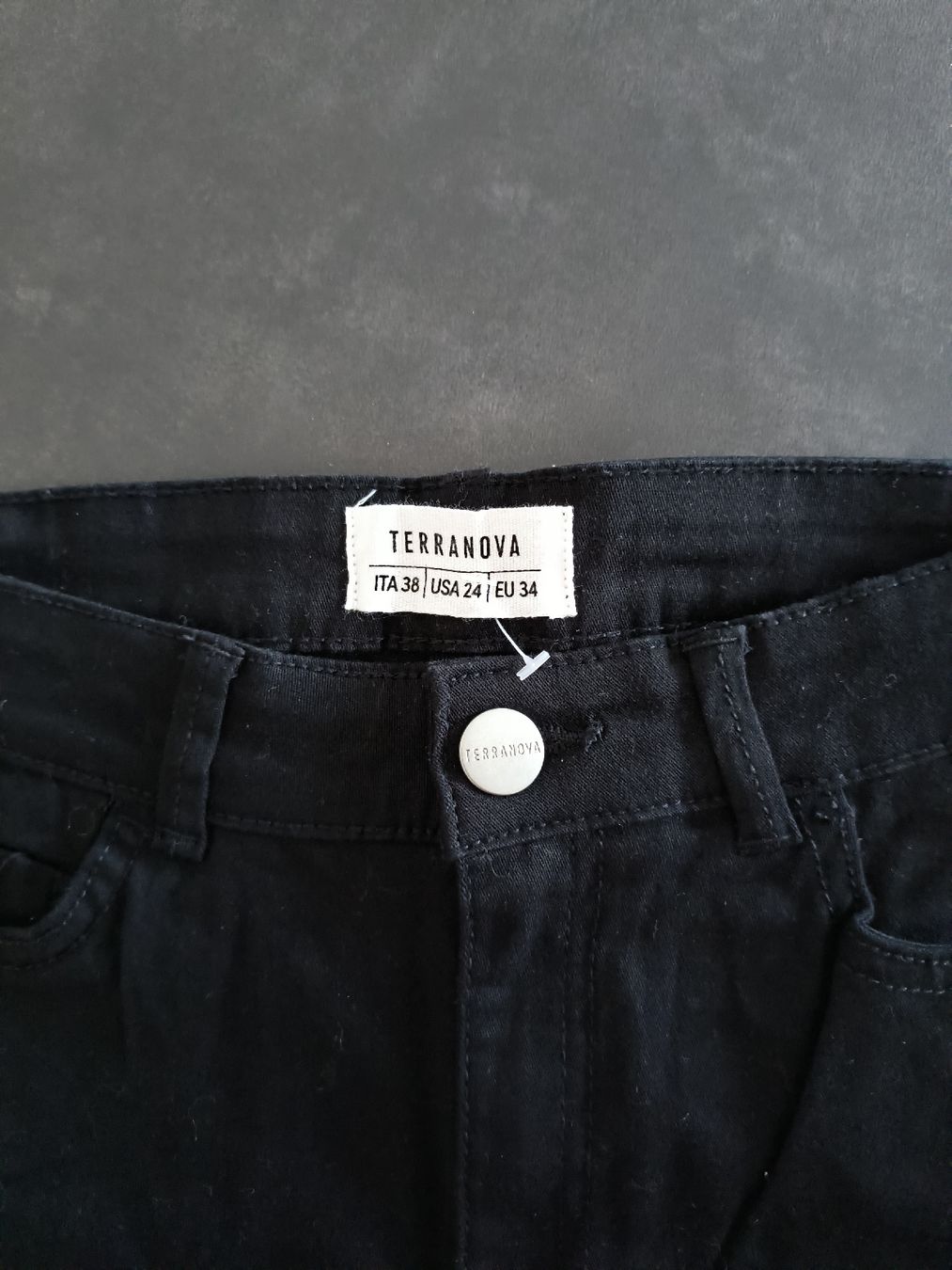 Jeans: Terranova Bermuda Shorts, Grösse 34, Sommerlich – Usato da Schöfflisdorf venduto da kin_2dp9 1