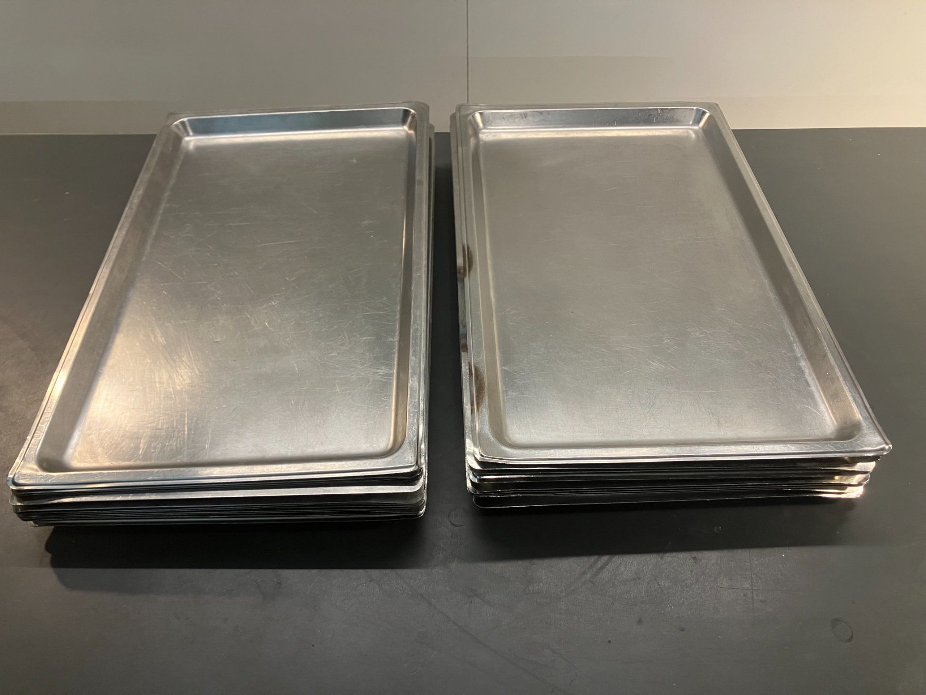 Küchengeräte: gr. Post. Gastro Edelstahl GN-Backbleche/Bleche ab 1.- – Gebraucht aus Lichtensteig von Buy24International 1
