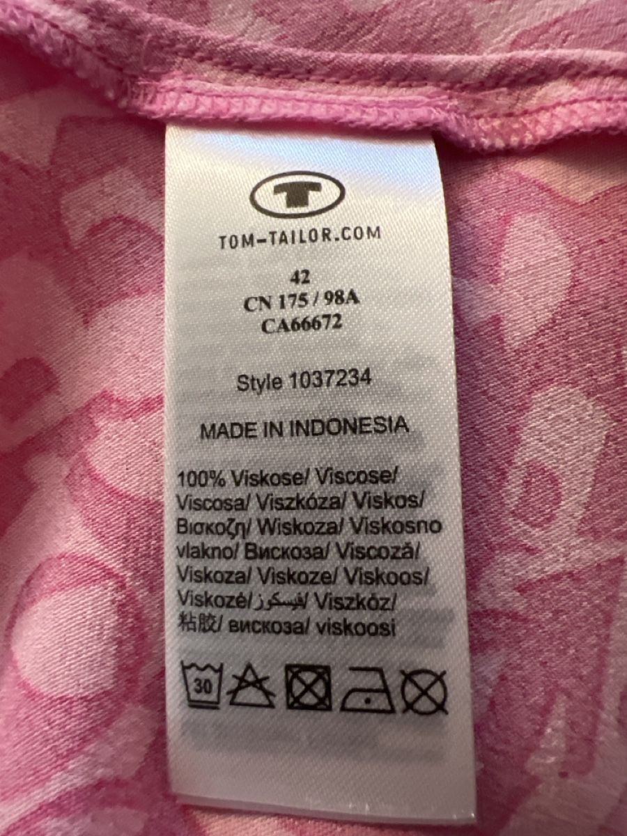 Tom Tailor Robes: 1 robe rose Tom Tailor taille 42 selon photos – D'occasion à Charmey (Gruyère) par Rolando6 3