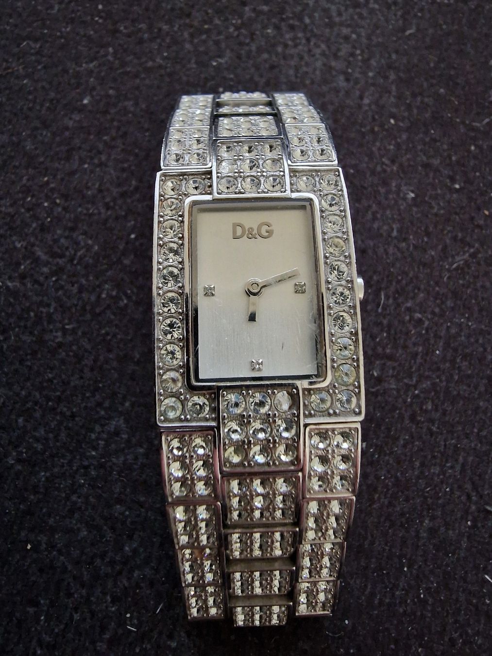 Dolce & Gabbana Orologi: D&G Damenuhr mit Strass – Usato da Allenwinden venduto da Babo2
