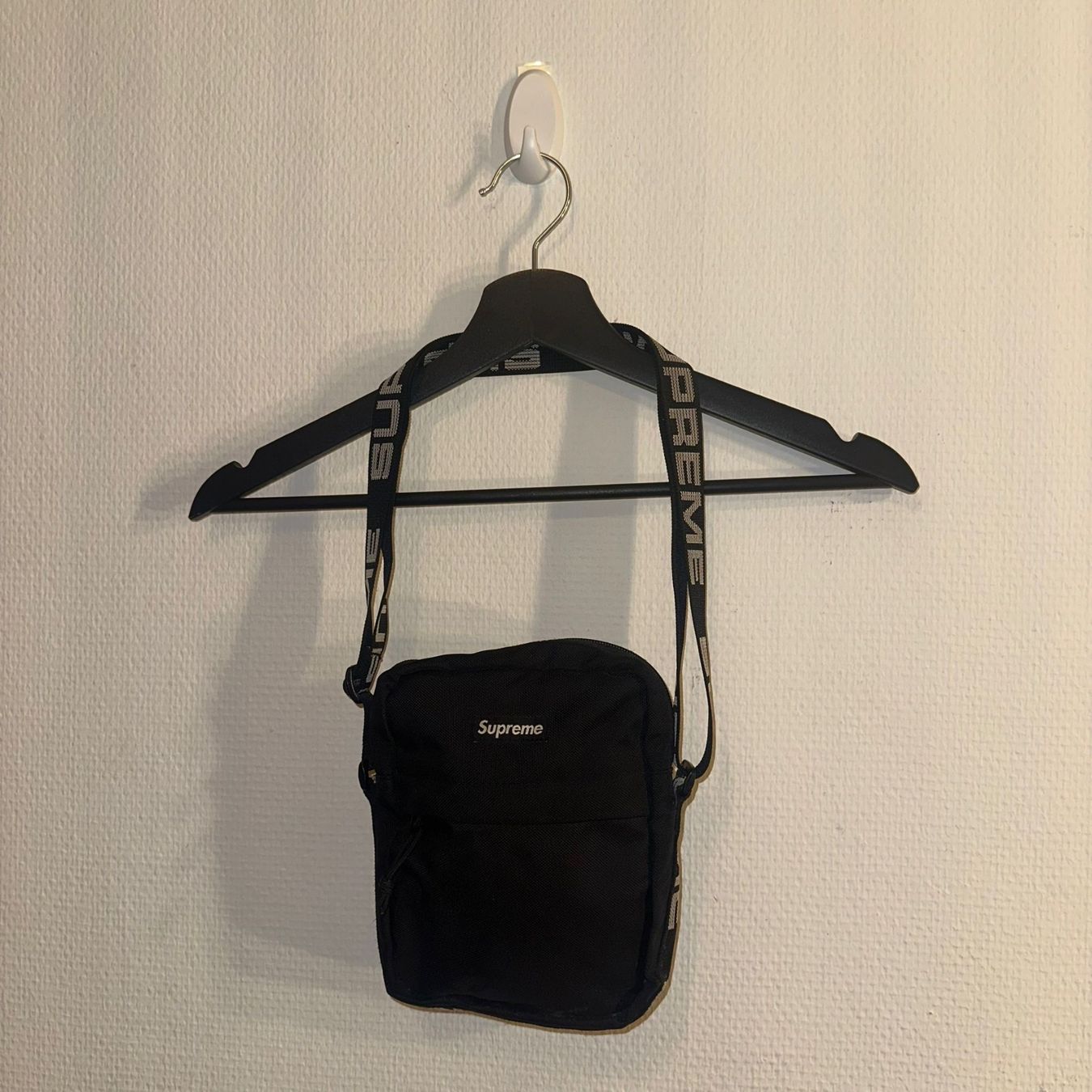 Supreme Borse: Supreme Bag Black – Nuovo (secondo la descrizione) da Bern venduto da gia_jqj7