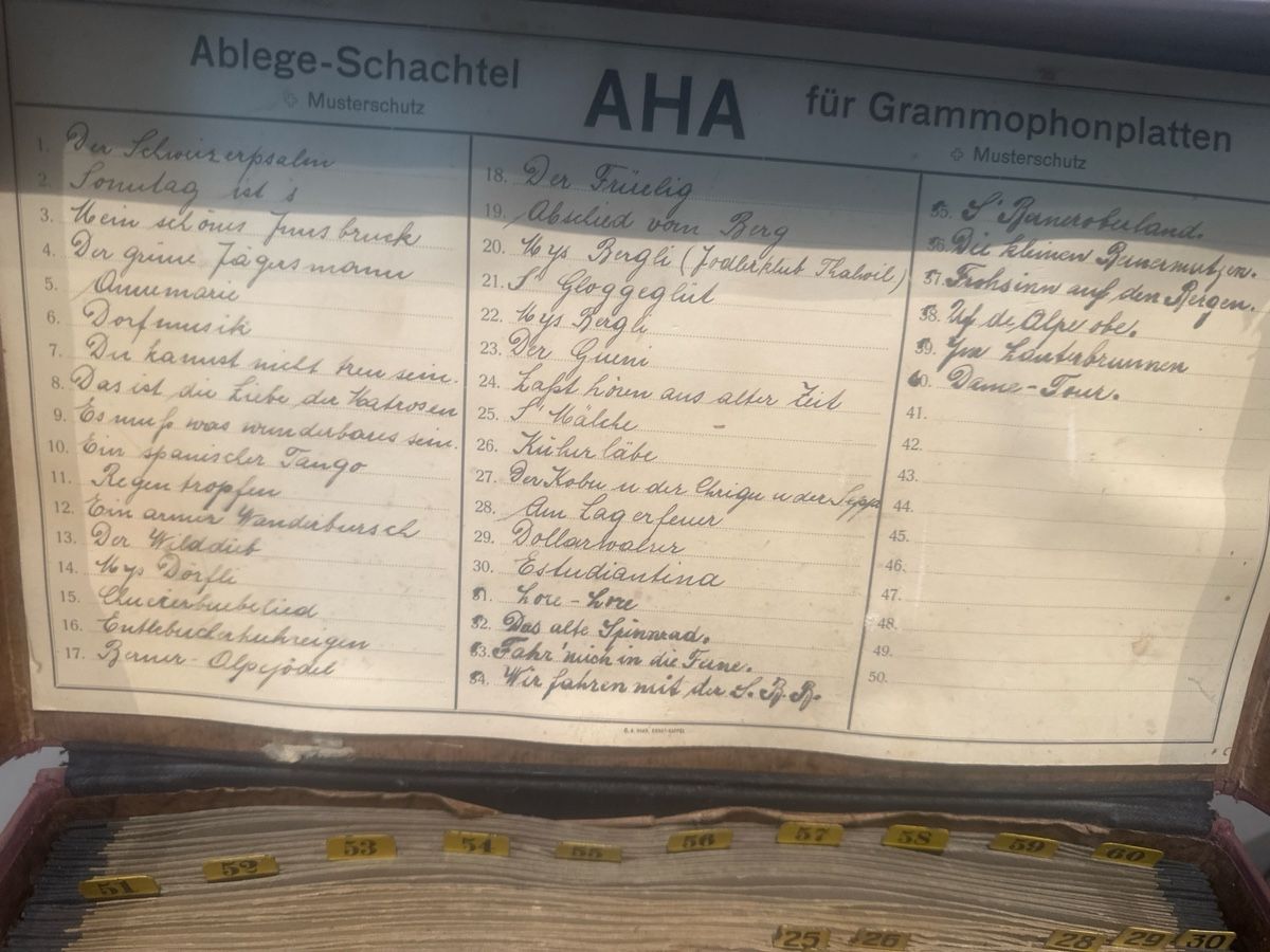 Dischi in vinile: Über120 alte Schellackplatten + originale Aufbewahrungsboxen – Usato da Nebikon venduto da Vanessa2003 5