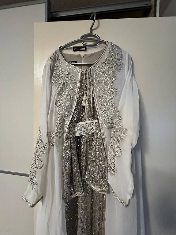 Kleider: Arabisches Kleid – Gebraucht aus Glattbrugg von mir_vx2c 4