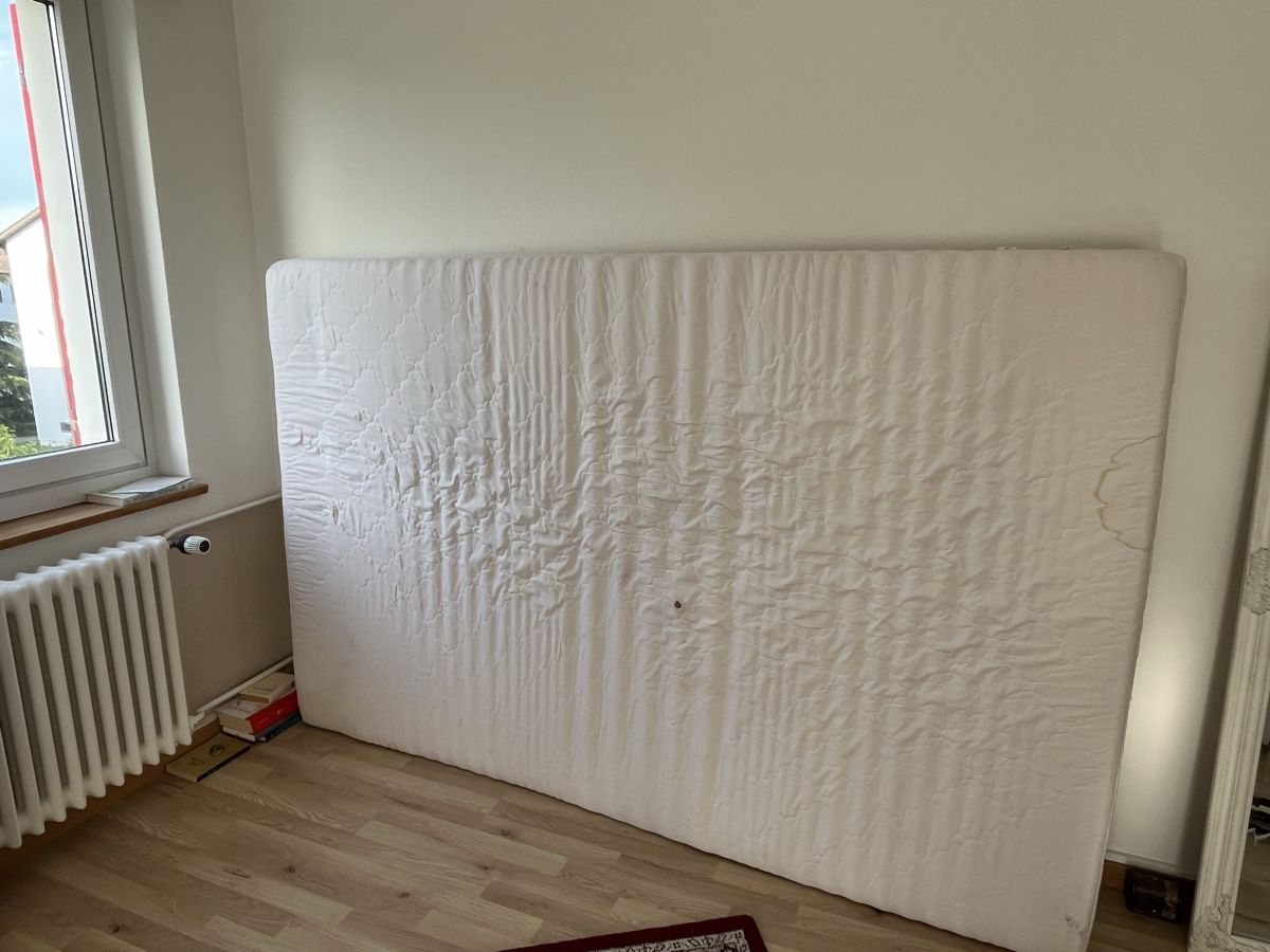 Matelas: Matratze 220 × 140 cm – D'occasion à Zürich par rug_562c