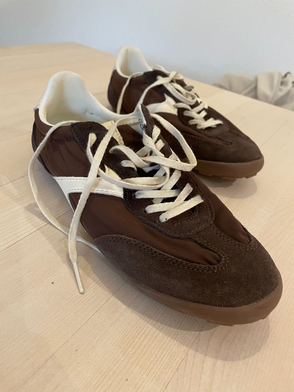 Zara Scarpe da donna: Topmodische Sneaker, Grösse 37 – Nuovo (secondo la descrizione) da Weiningen ZH venduto da mad_t6dx 2