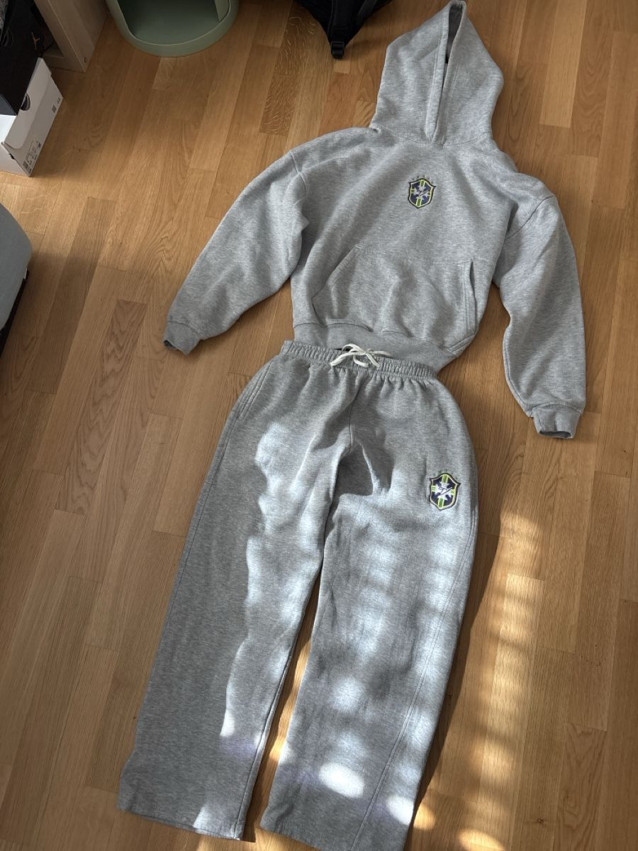 Lotti di vestiti: Temps Brazil Tracksuit – Usato da Thalwil venduto da ste_8fd9