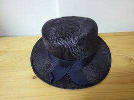 dunkelblauer Sommer Strohhut