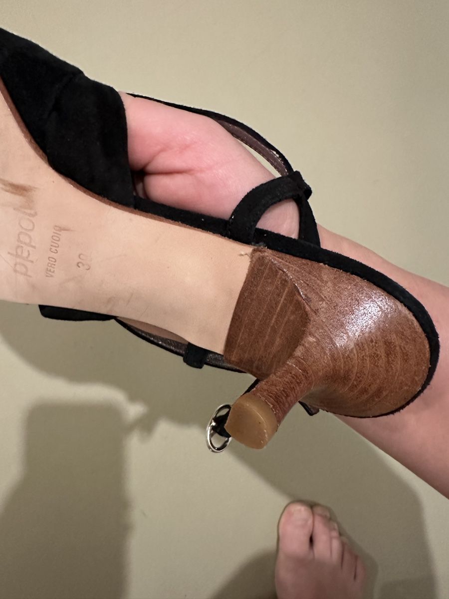 Scarpe da donna: Sandaletten Wildleder schwarz Gr. 39 – Usato da Zürich venduto da sof_cbh8 2