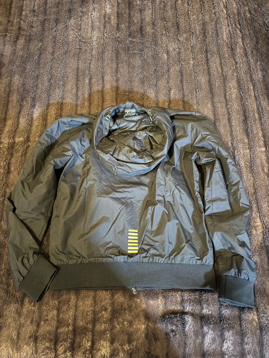Armani Giacche: Veste armani  – Nuovo (secondo la descrizione) da Cressier FR venduto da per_95ld 3