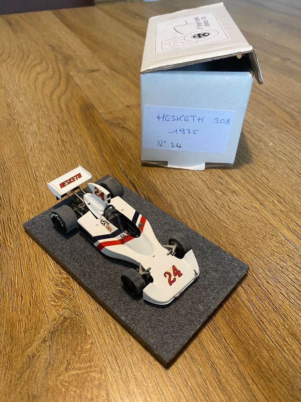 Modellbausätze & Standmodelle: 1/43e Hesketh 308 de 1975 – Neu und originalverpackt aus Châtelaine von yves017 2