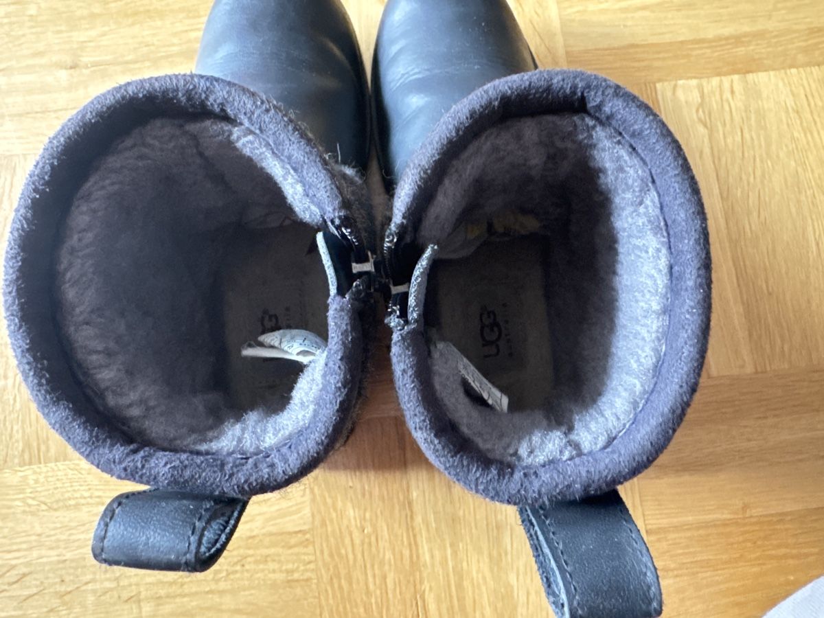 Ugg Schuhe für Jungen: UGG Boots, Grösse 33, Winterstiefel – Gebraucht aus Kilchberg ZH von Von_dutch 1