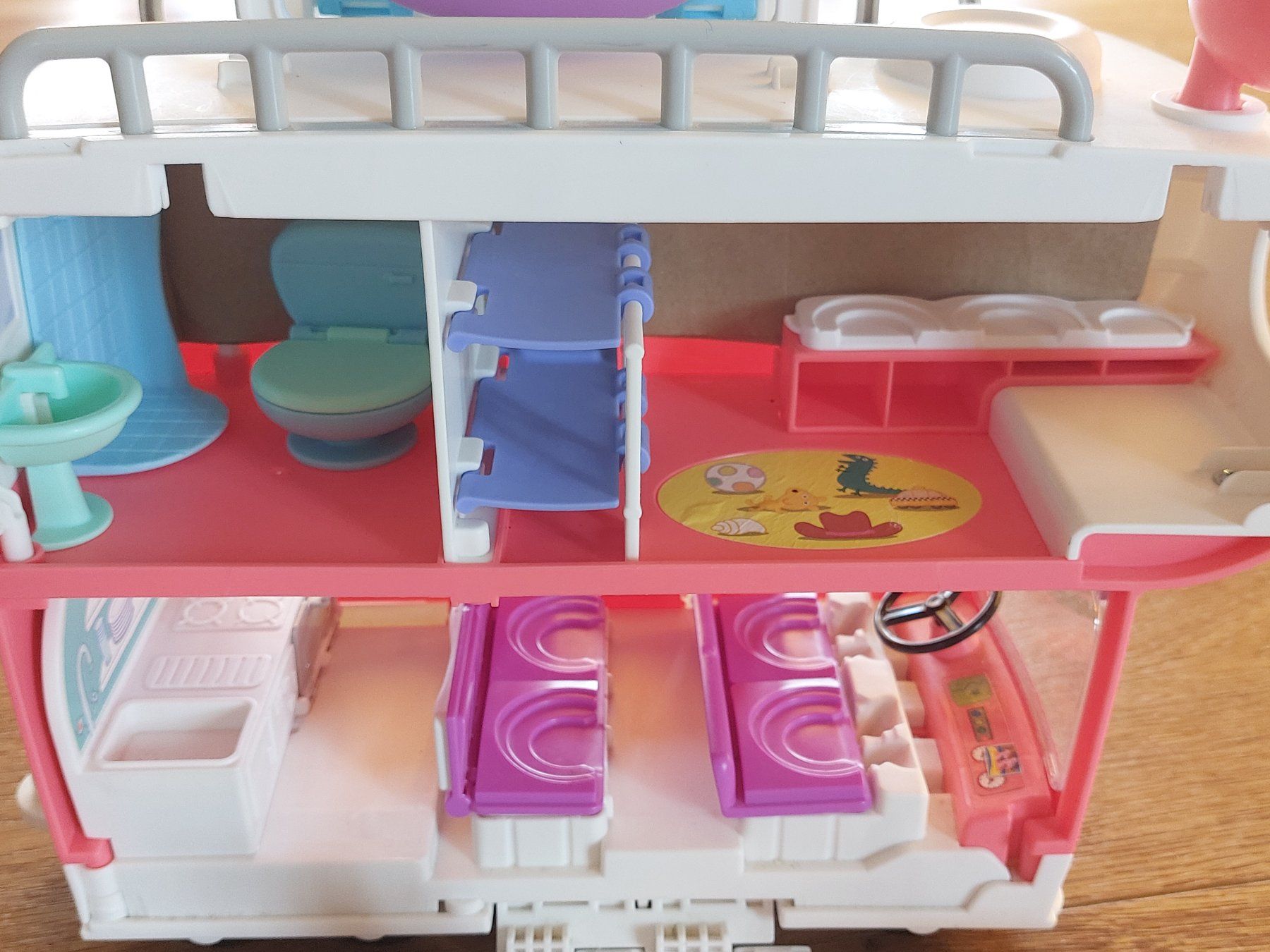 Spielzeuge: Peppa Pig Wohnmobil – Gebraucht aus Bäriswil BE von ren_8dng 3
