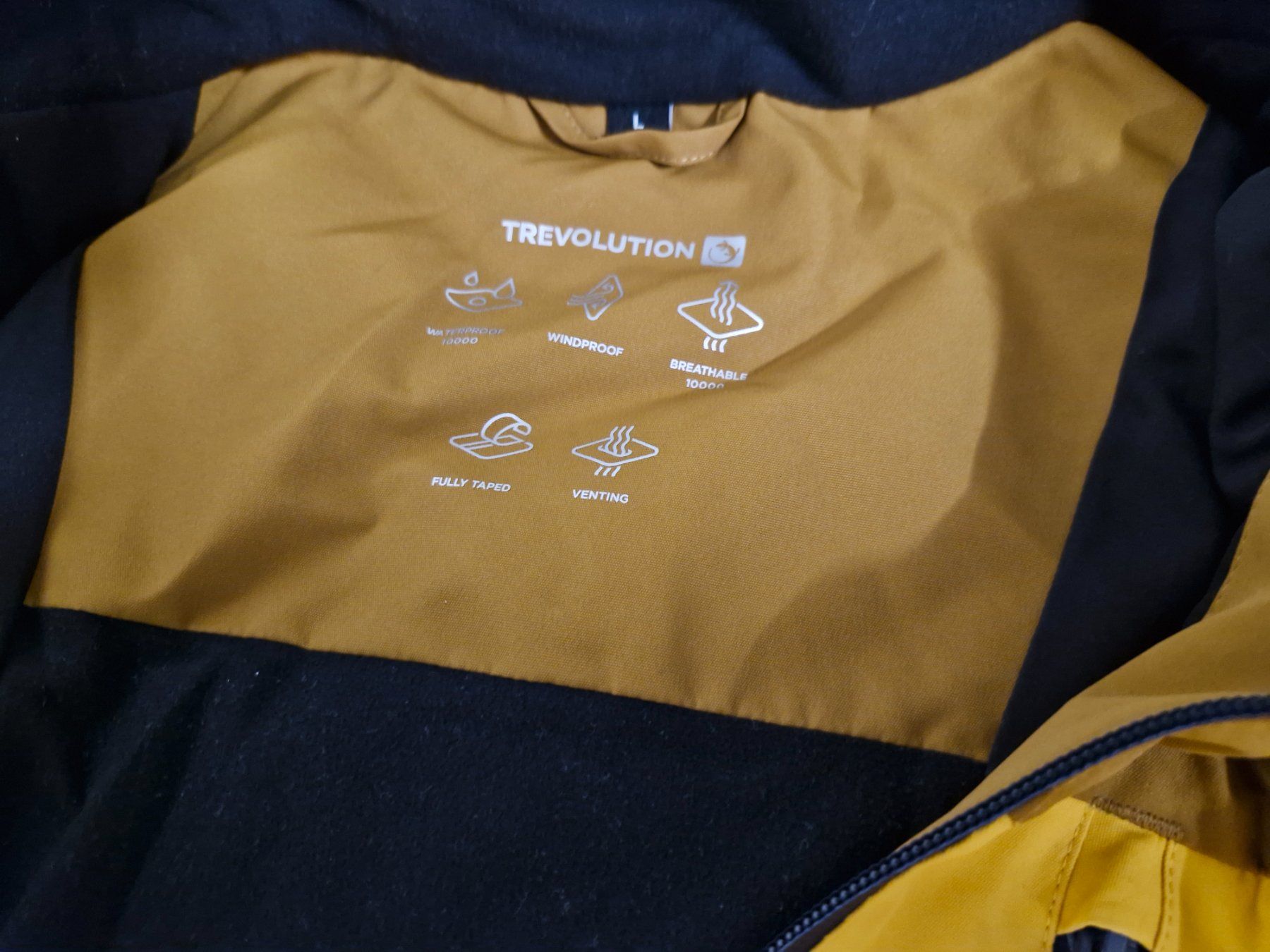 Giacche: Snowboardjacke trevolution L – Usato da Rümlang venduto da rafi012 1