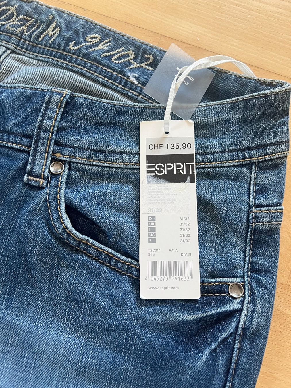 Esprit Jeans: ESPRIT Jeans Hose, Gr. W31/L32, NEU – Neu und originalverpackt aus Worb von farben20zauber 1