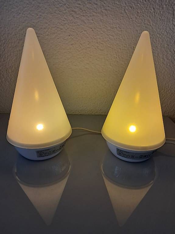 Lampade: 2 Nachttisch Lampen, mit Strom oder Batterie – Usato da Dietikon venduto da m53