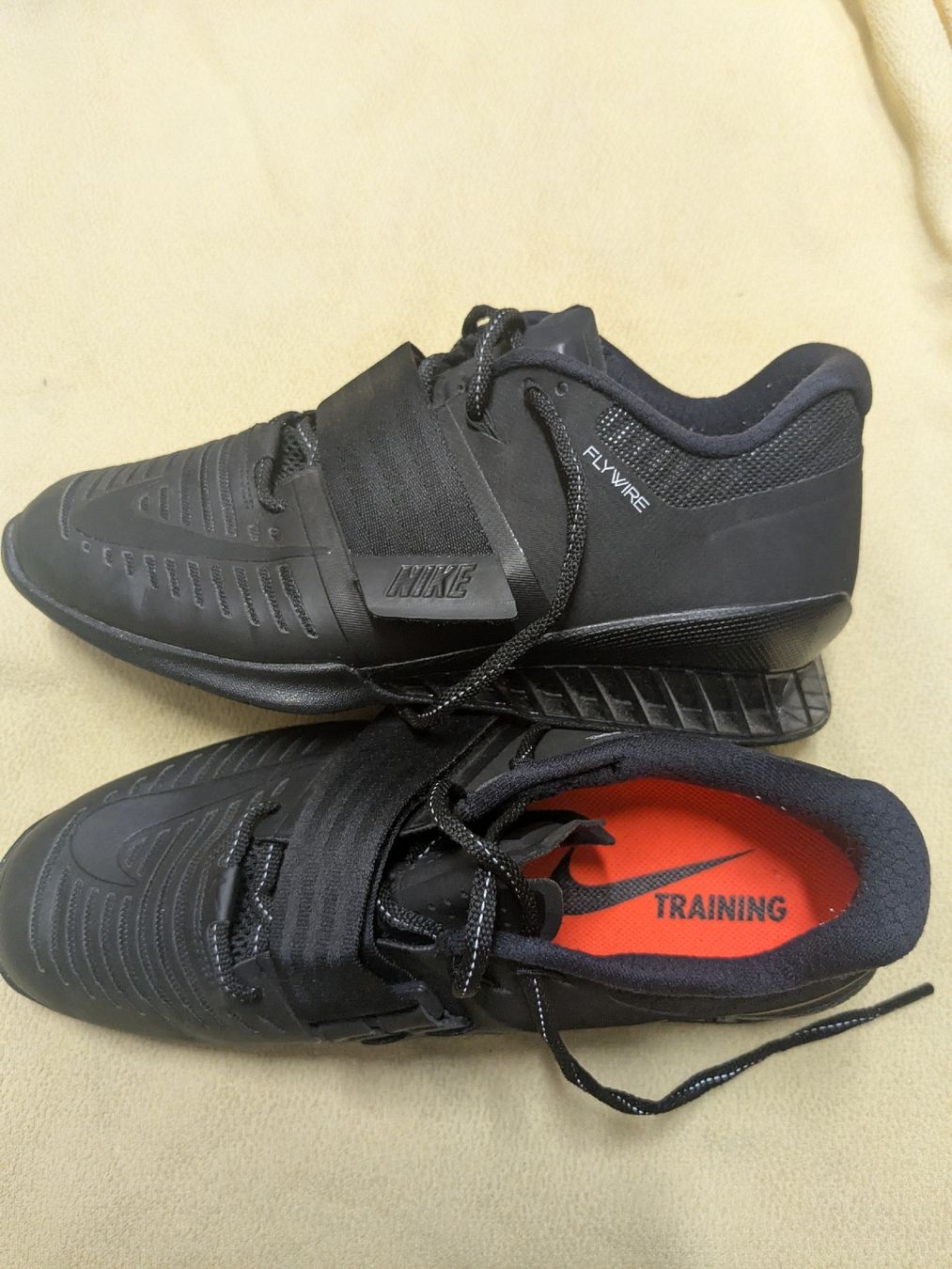 Nike Herrenschuhe: Nike  Schwarz Grösse. 42  neu – Neu (gemäss Beschreibung) aus Steffisburg von dik_8w5b 1