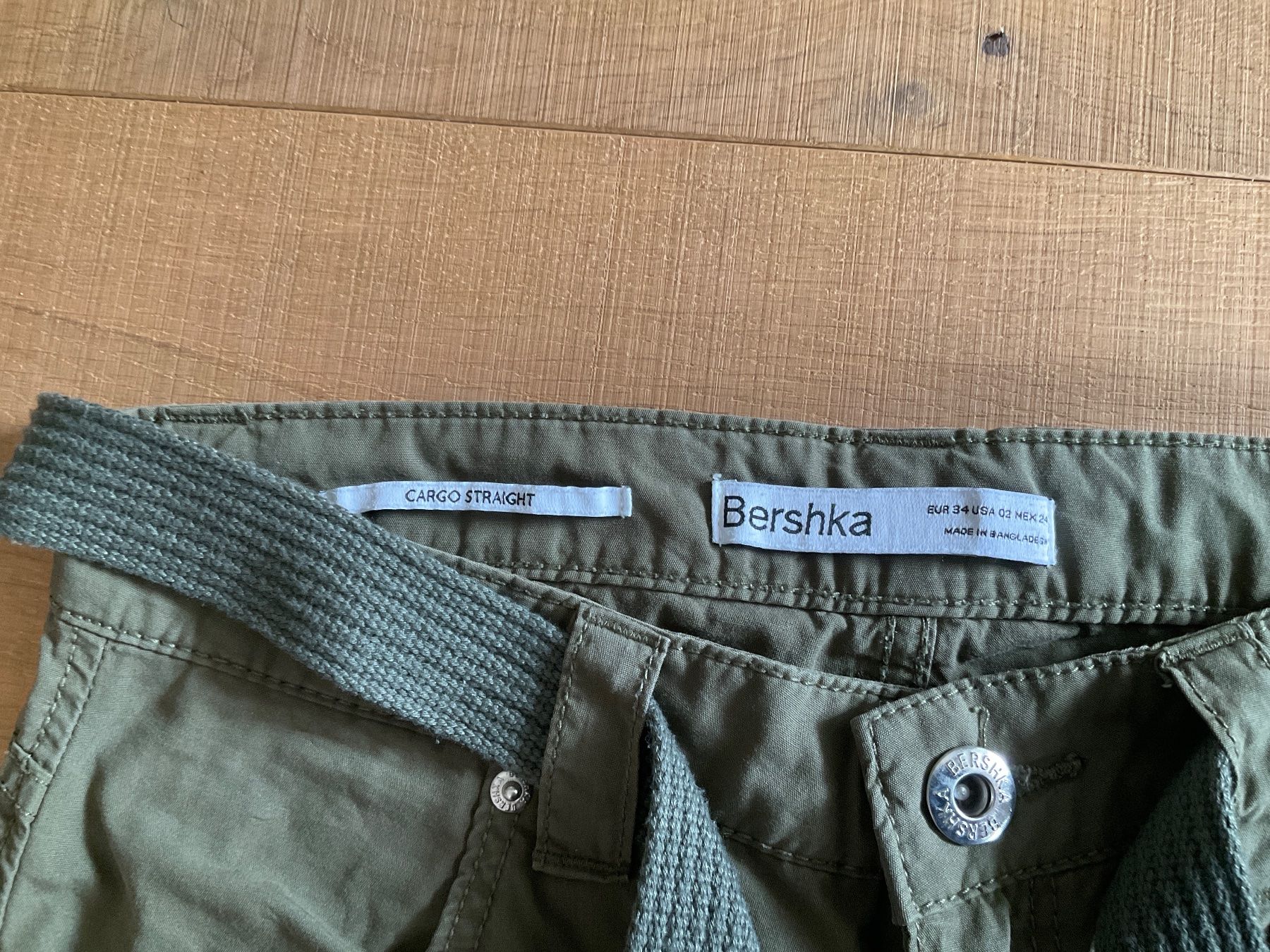 Bershka Hosen: Bershka Hose Gr. 34 – Gebraucht aus Winterthur von aionila 1