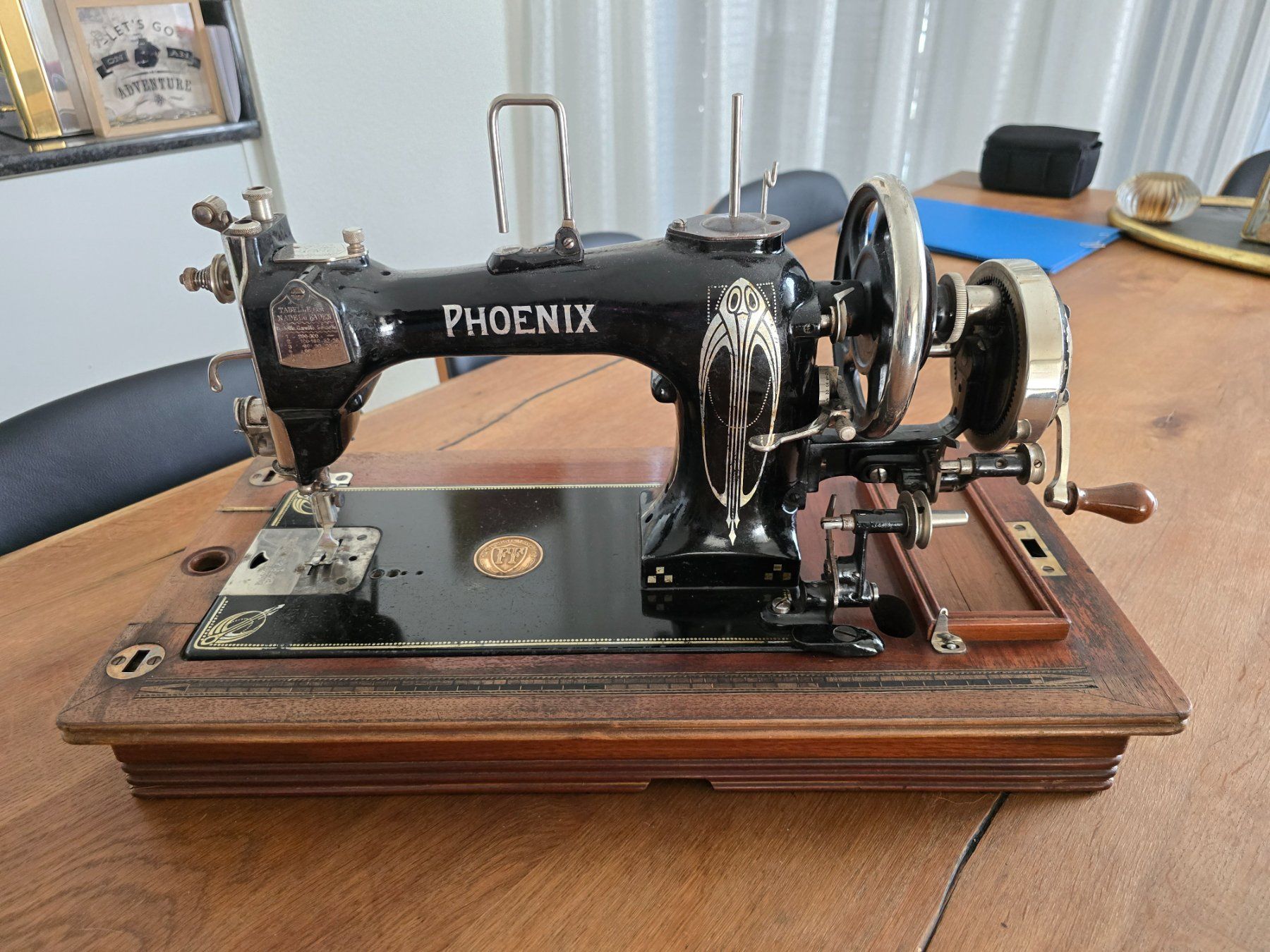 Phoenix Macchine da cucire: Antike Phoenix Nähmaschine – Usato da Hüntwangen venduto da Scarciglias-Antiques