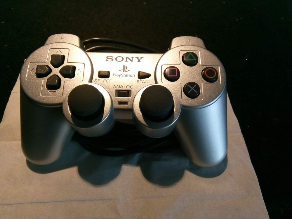 Original SONY PS2 Controller Silver Neuwertig | Kaufen auf Ricardo