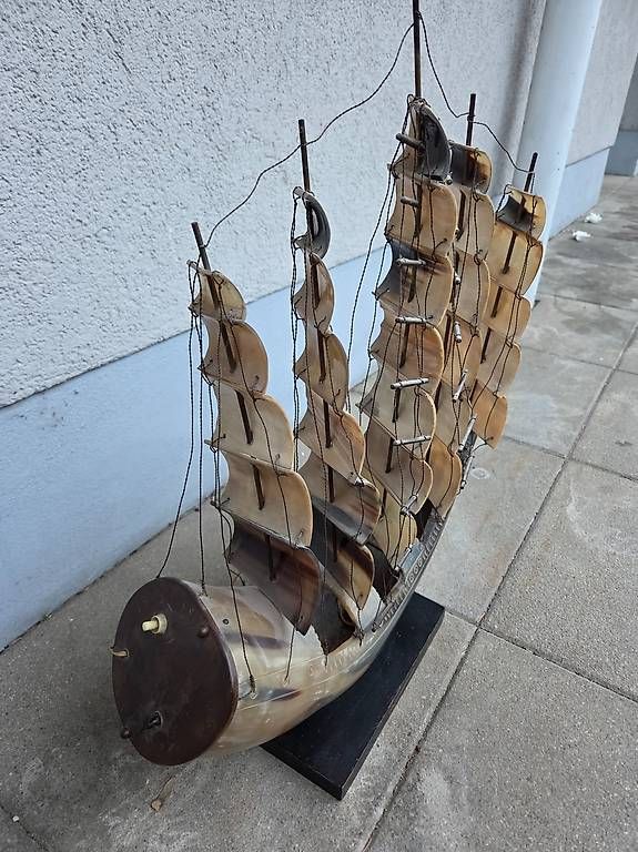 Tutte le decorazioni: Dekoratives Segelschiff aus Horn – Usato da Basel venduto da mtu_gmj2 3