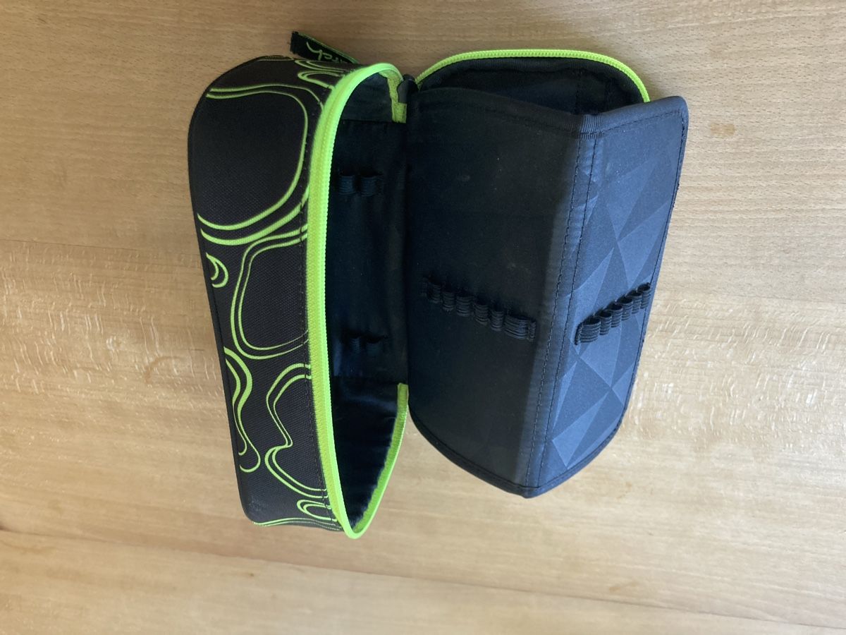 Satch Schüler-Etuis: Satch Etui – Gebraucht aus Wädenswil von Moflo 2