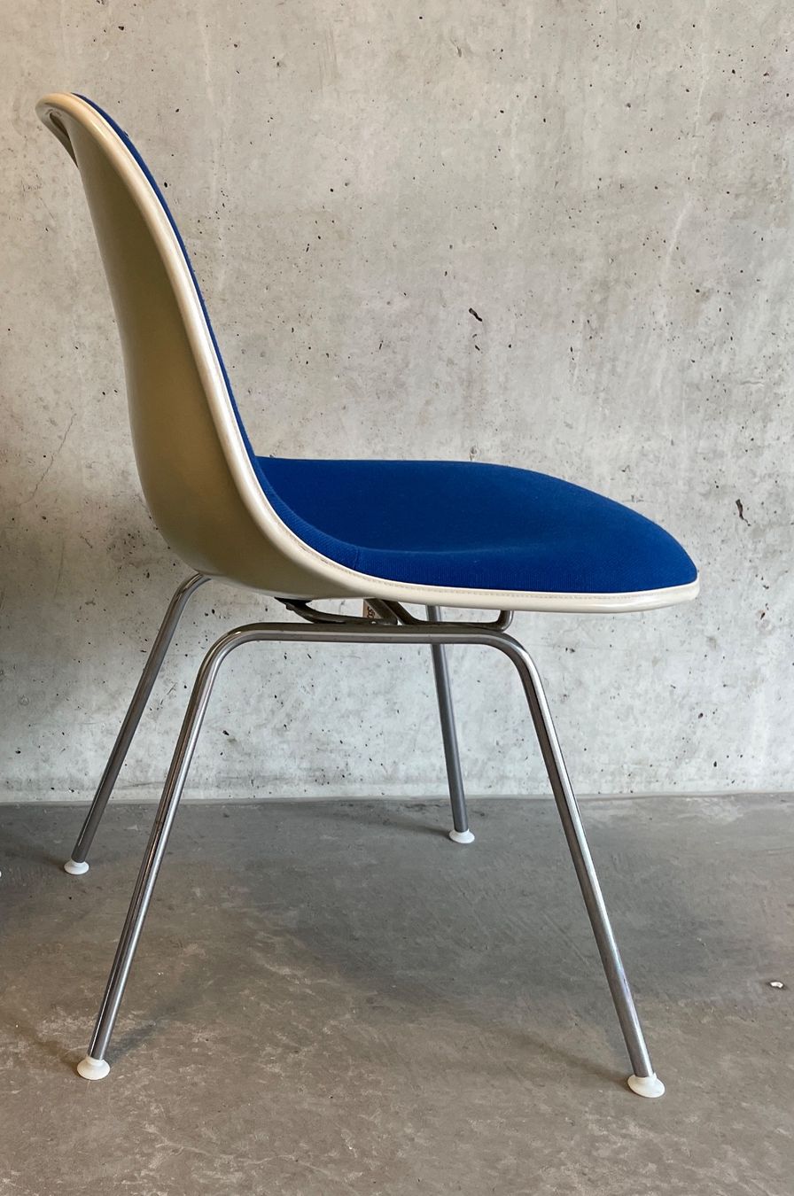 Herman Miller Sedie: Herman Miller Fiberglas Side Chair DSX Eames  Hopsack blau – Usato da Zürich venduto da starch.studio 1