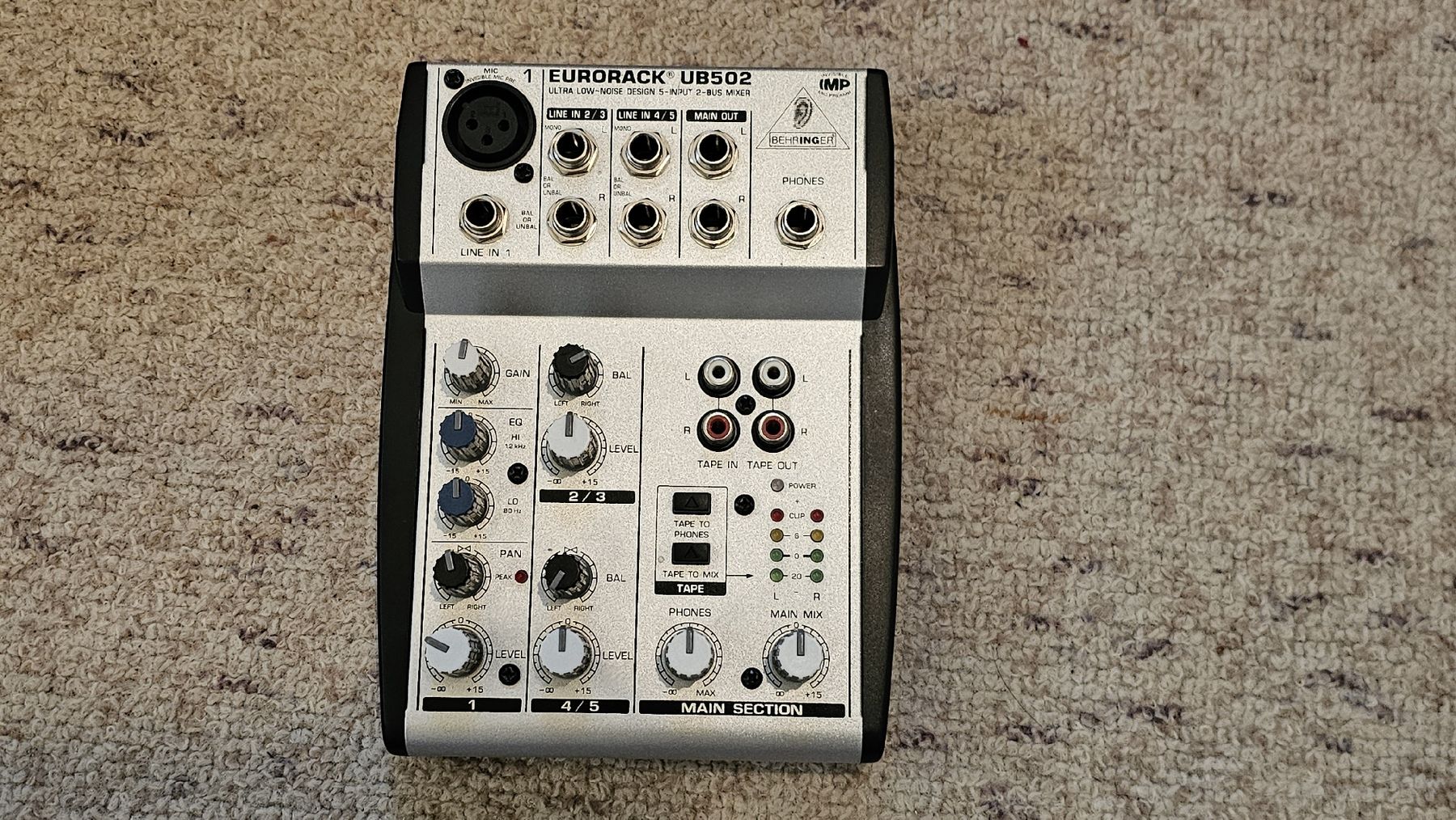 Behringer Console di mixaggio: Eurorack UB502 – Usato da Zug venduto da Serry19