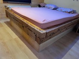 Rustikales Altholz Bett 140x200cm