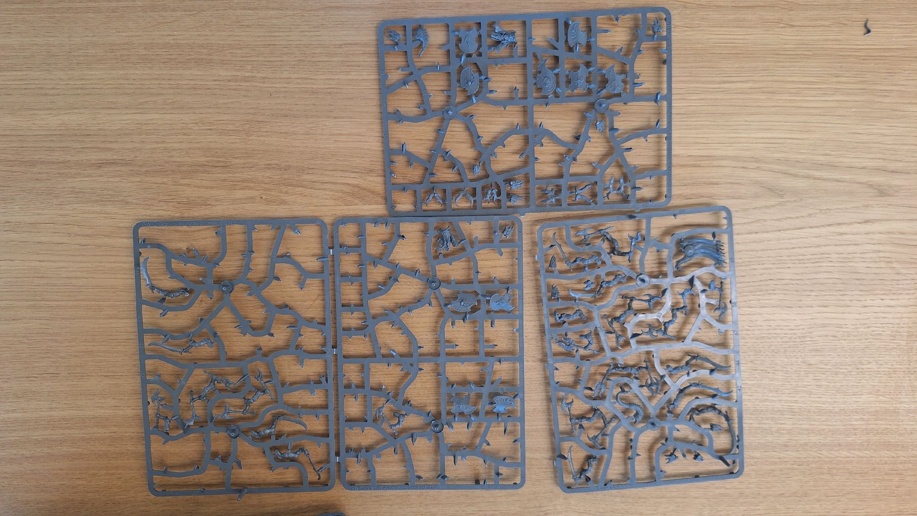 Spielzeuge: Lot de grappes Warhammer AoS et Old World – Gebraucht aus Meyrin von Alexdragon 4