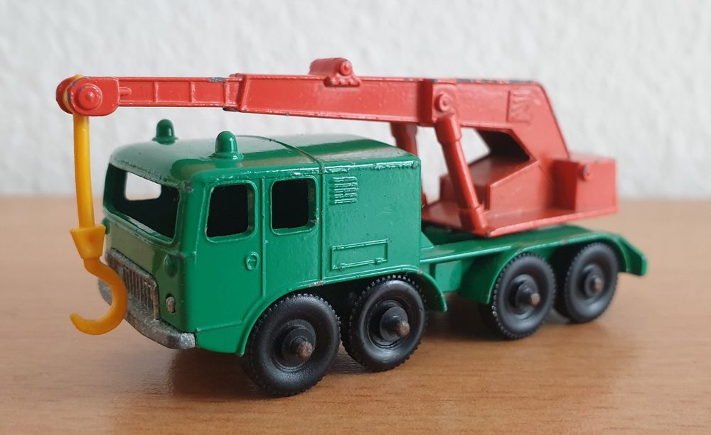 MATCHBOX SERIES - 8 WHEELS CRANE - N° 30 - BOITE D'ORIGINE NEW MODEL