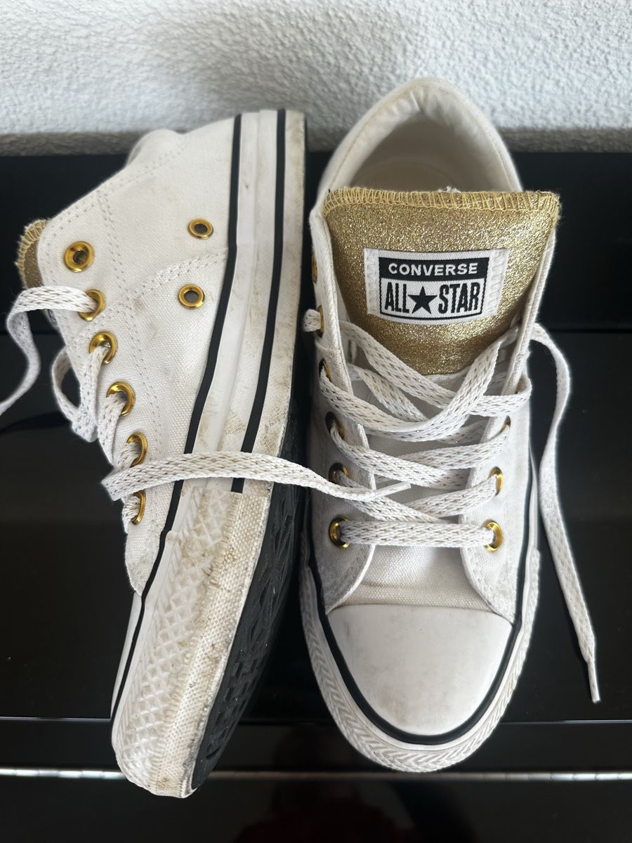 Scarpe da donna: Convers Sportschuhe – Usato da Bäch SZ venduto da ruslena29 1
