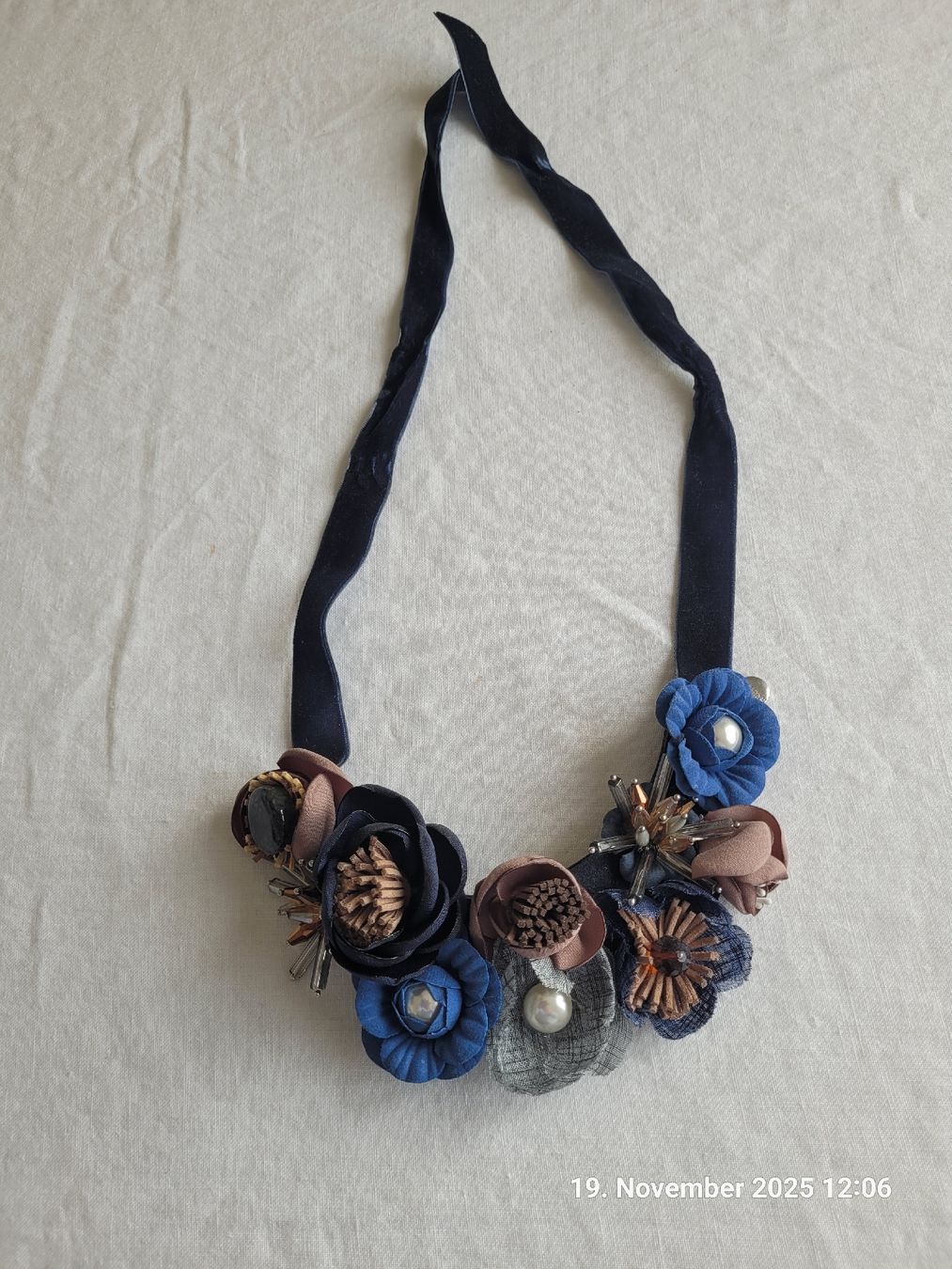 Catenine: Spezielle Blumenkette in blau – Usato da Bünzen venduto da Milly32 3