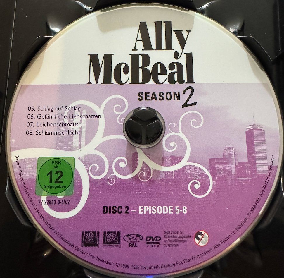 Tutti i DVDs: 6 DVDs  ALLY McBEAL - SEASON 2 – Usato da Wisen venduto da gigisna 4