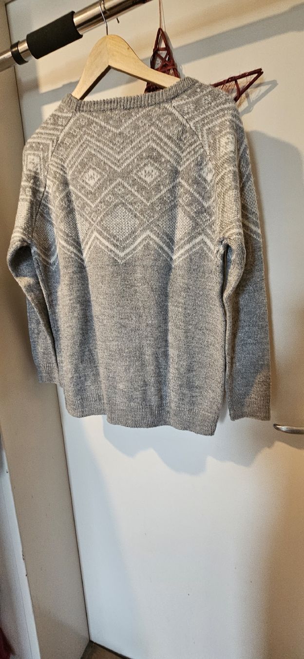 Pullover & Sweatshirts: Esmera Winter Pullover, Grösse M, warm und flauschig! – Gebraucht aus Basel von NikaV13 1