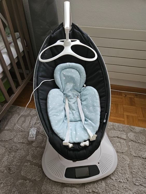 4moms Sdraiette & Sdraiette a dondolo: 4moms MamaRoo Babyschaukel – Usato da Riehen venduto da ledaanton 1