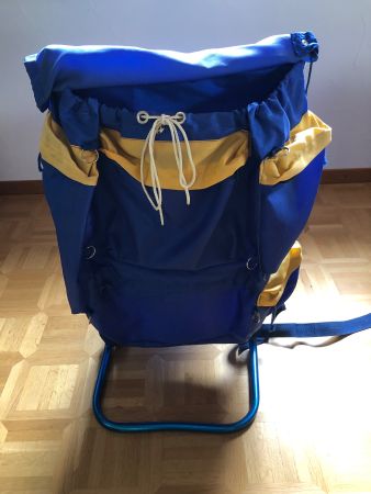 Rucksack mit ausklappbaren Sitz