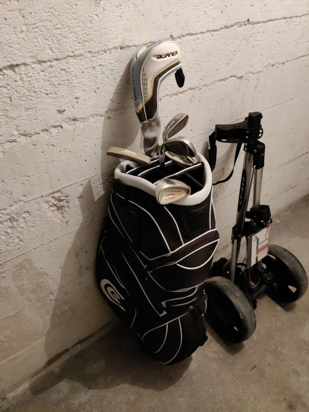 Wilson Schläger & Sets: Golftasche mit Schlägern – Gebraucht aus Zürich von