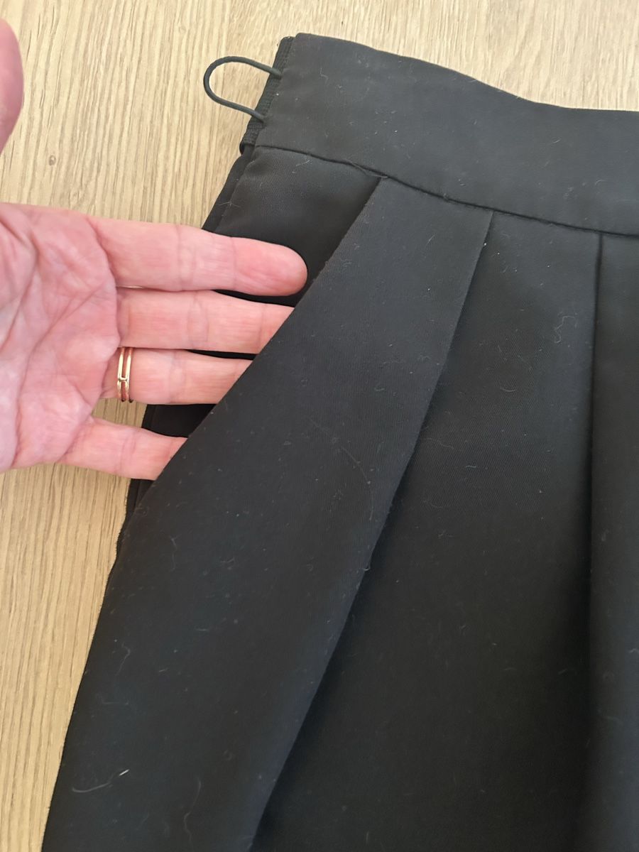 Röcke: Jupe noire causal avec ceinture - taille S / 36 – Gebraucht aus Mont-sur-Lausanne von Vinou6021 2