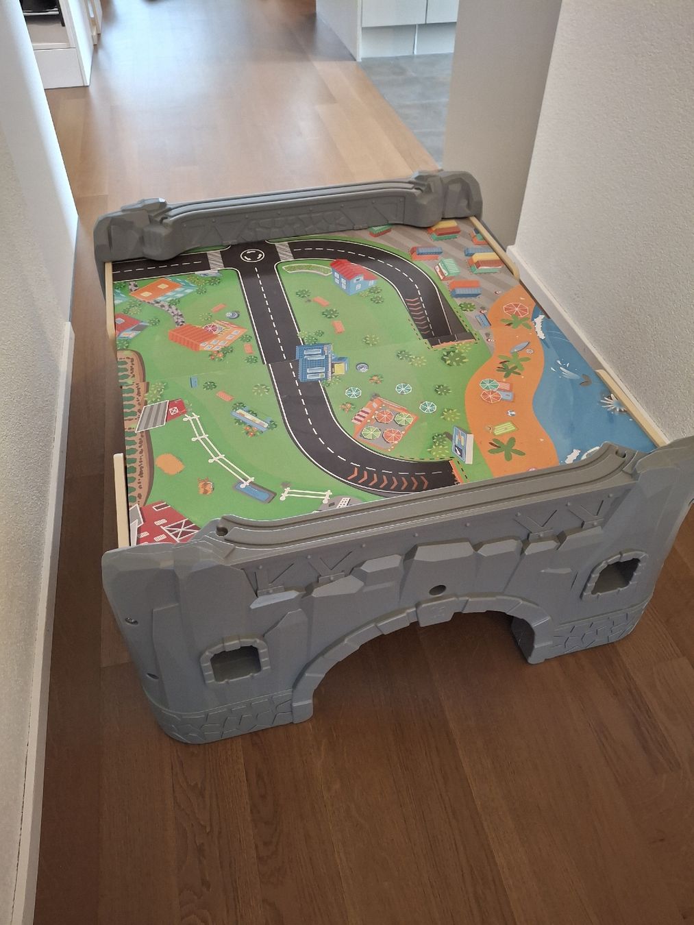 Hape Giocattoli: Hape Spieltisch mit Stauraum – Usato da Oberentfelden venduto da lis_hau 1