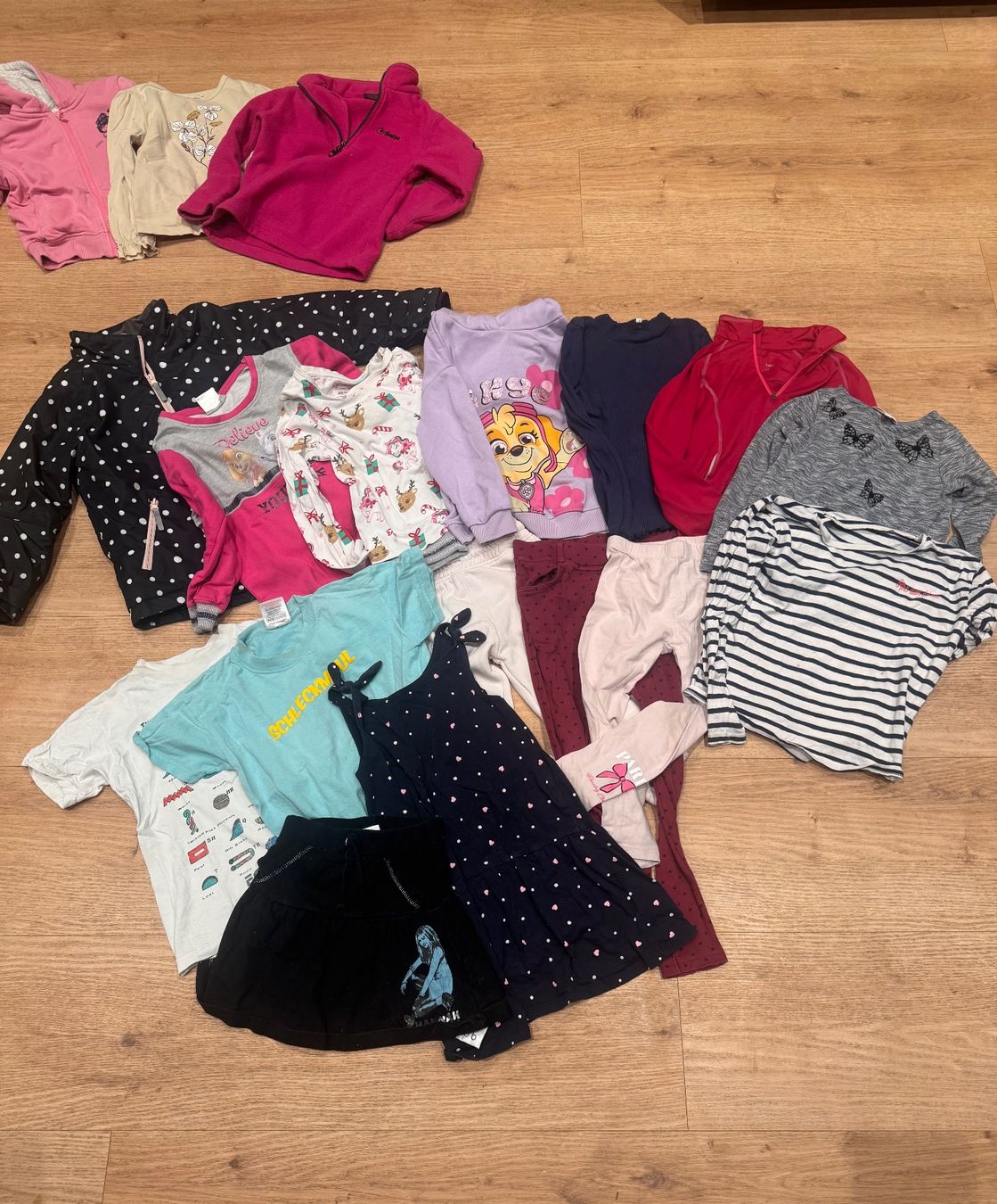 Lotti & Set di vestiti: Mädchenkleider 110 /116 – Usato da Schönengrund venduto da mic_d975