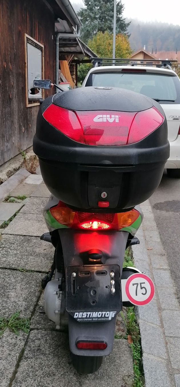 Altro: Roller Derbi Atlantis A1 grau/grün inkl. Topcase – Usato da Kleindietwil venduto da tinat02 3